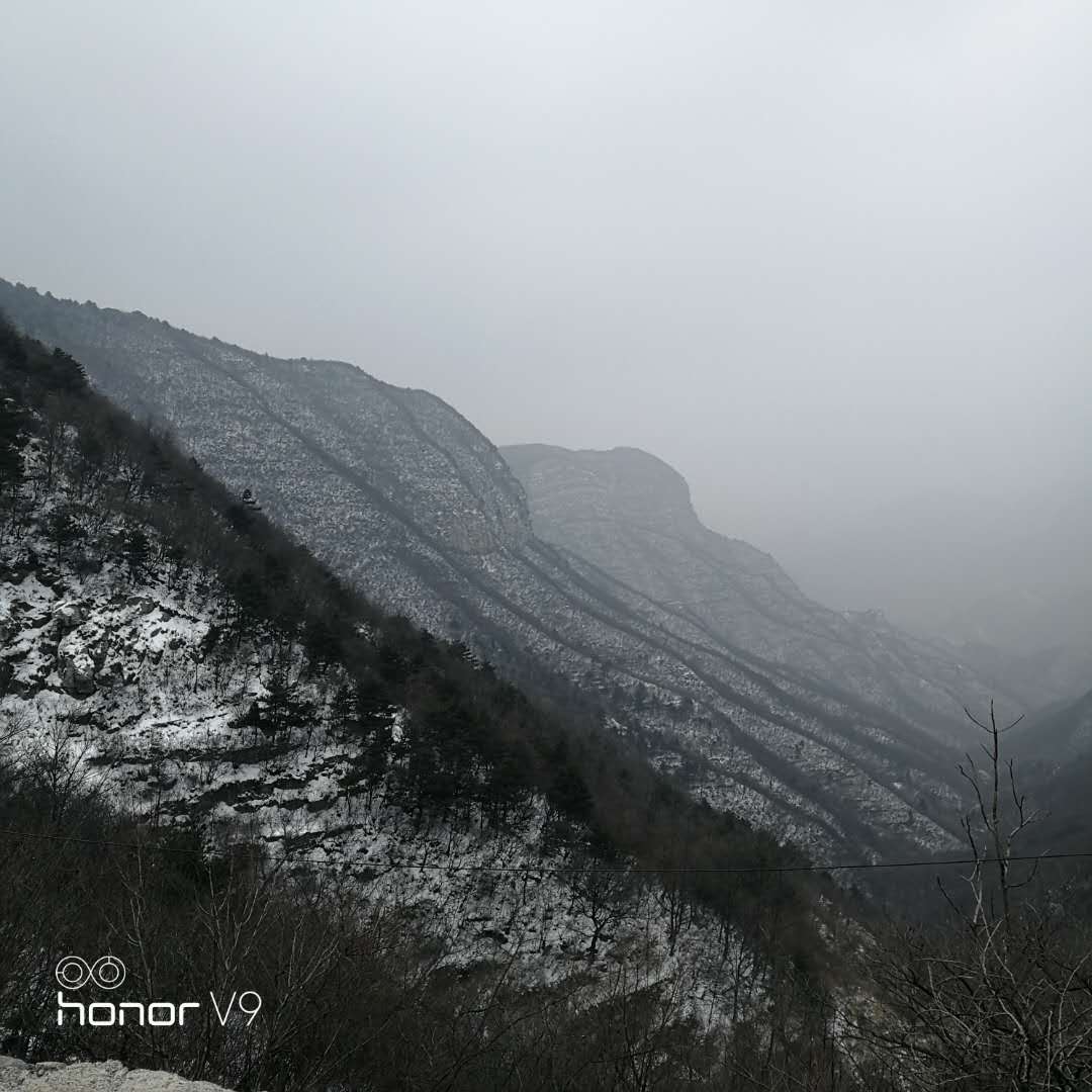 焦作市眾光耐酸瓷業(yè)有限公司開工前先去登登山，而且還是雪山